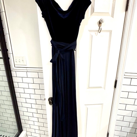 Heidi Wiesel midnight blue evening dress - Picture 4 of 9